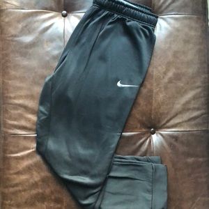 Nike therma-fit athletic pants